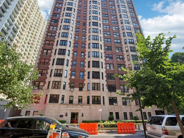 421 W Melrose Street, Unit 21AD, Chicago, IL 60657