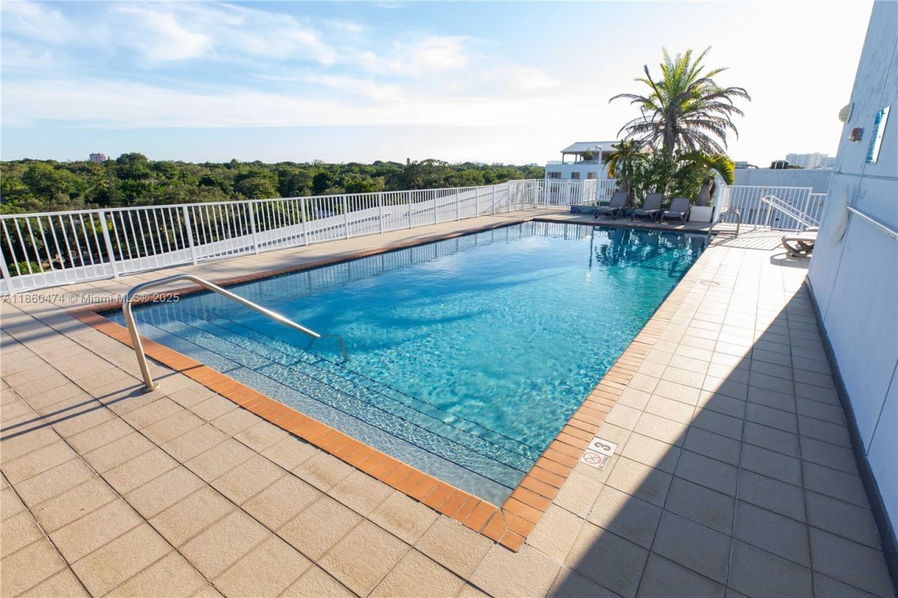 3250 Grand Ave, Unit 404, Miami, FL 33133 Photo