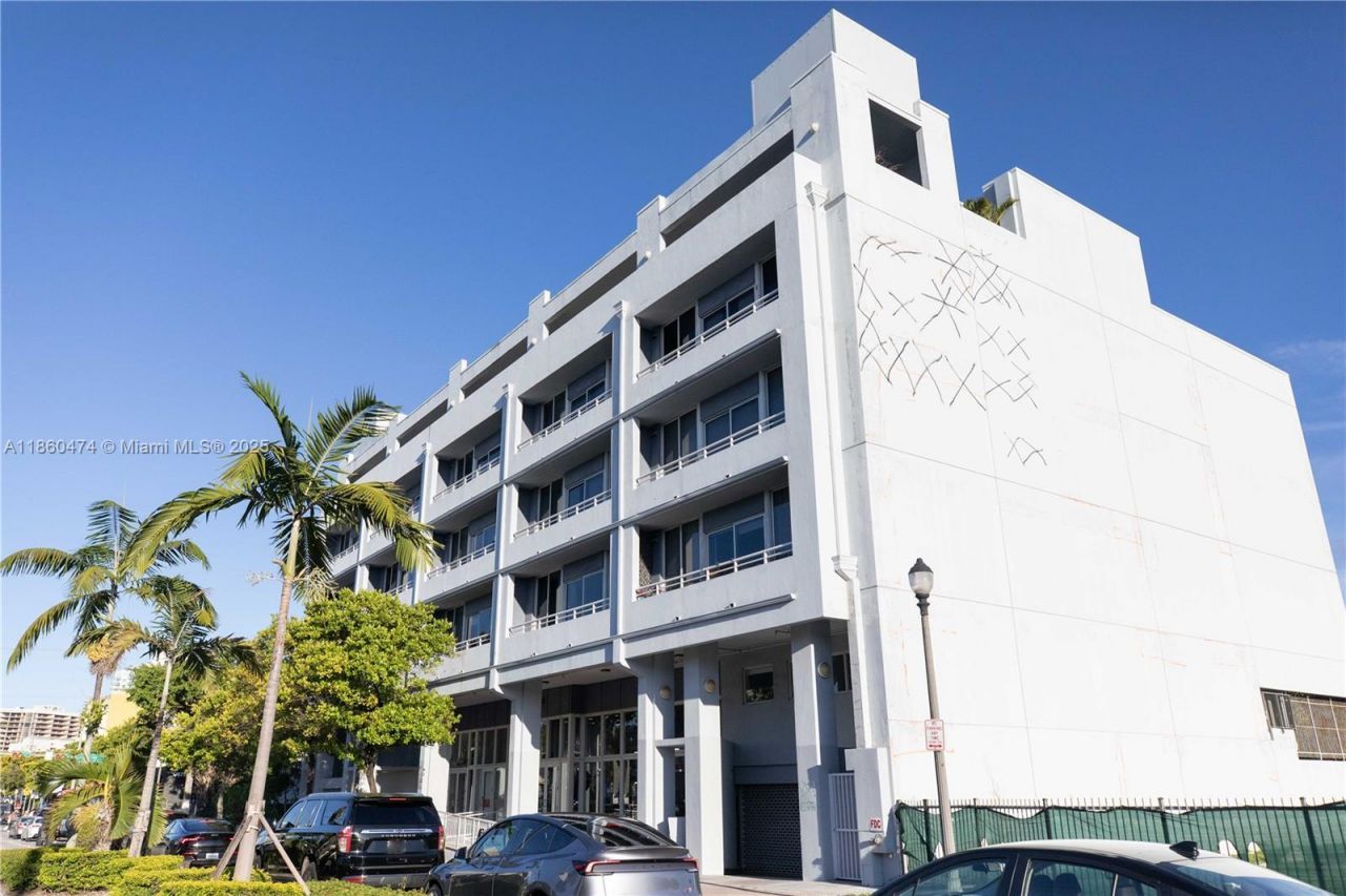3250 Grand Ave, Unit 404, Miami, FL 33133 Photo