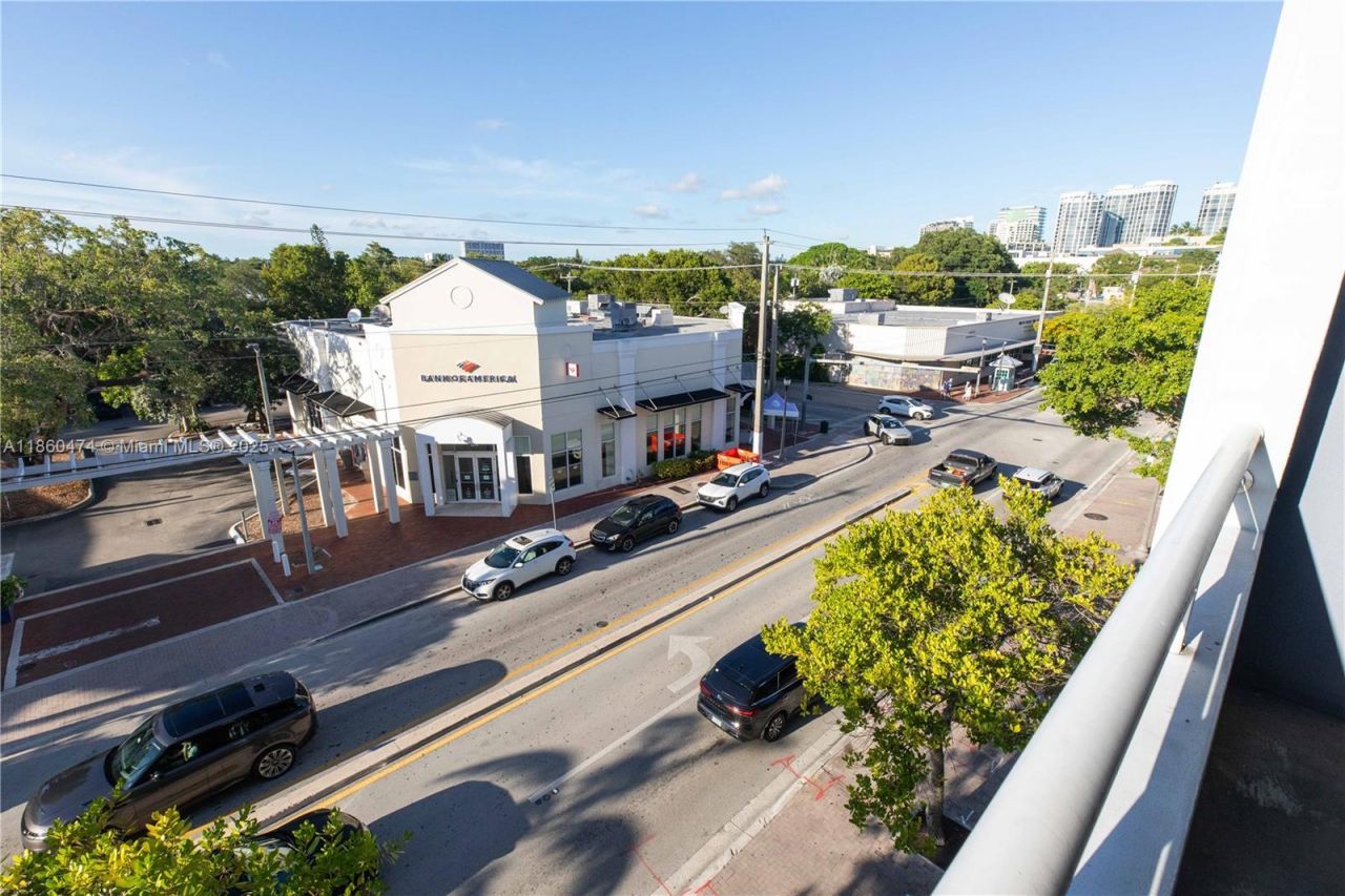 3250 Grand Ave, Unit 404, Miami, FL 33133 Photo