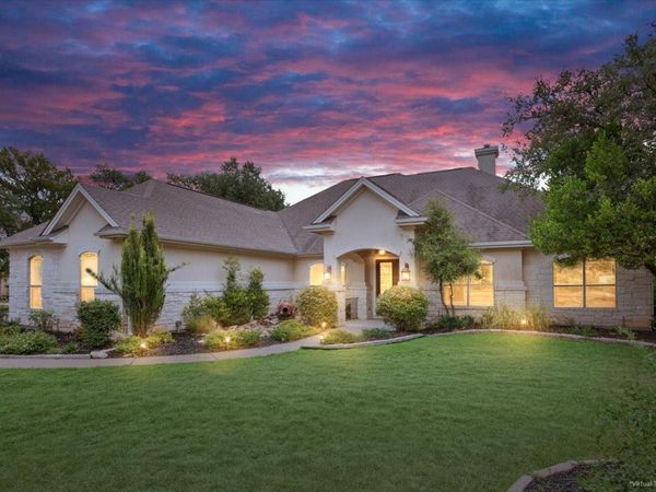 521 Buena Vista DR, Georgetown, TX 78633
