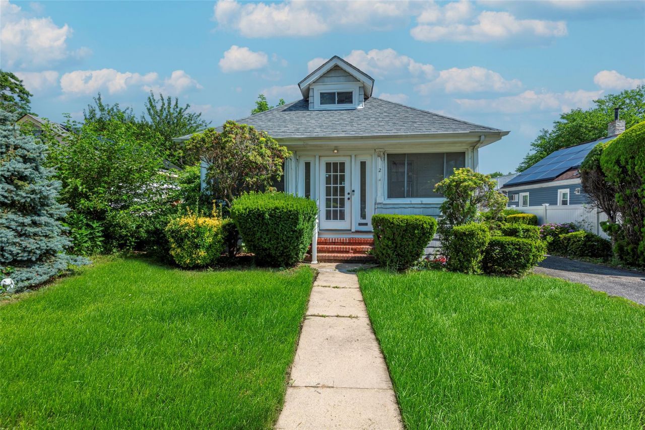 2 Florence Street, North Baldwin, NY 11510 Main Photo