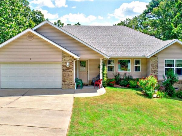 1 Bacton Lane, Bella Vista, AR 72714