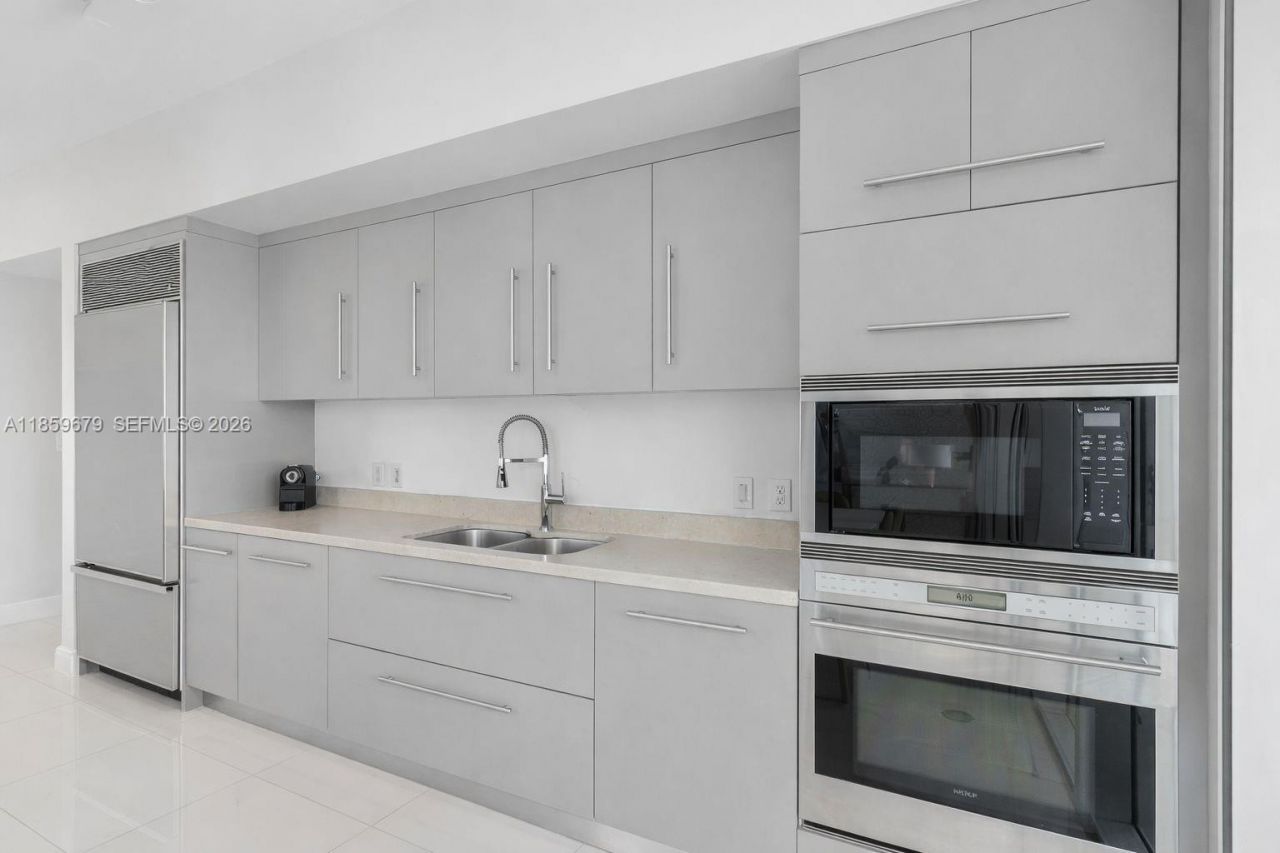 485 Brickell Ave, Unit 2210, Miami, FL 33131 Photo