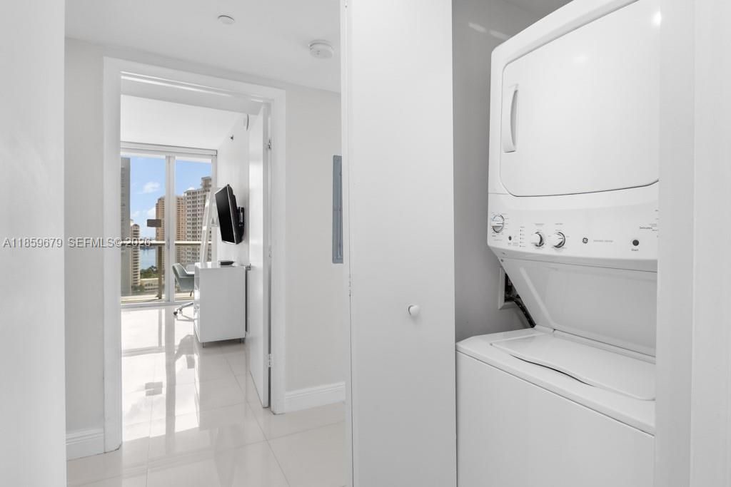 485 Brickell Ave, Unit 2210, Miami, FL 33131 Photo