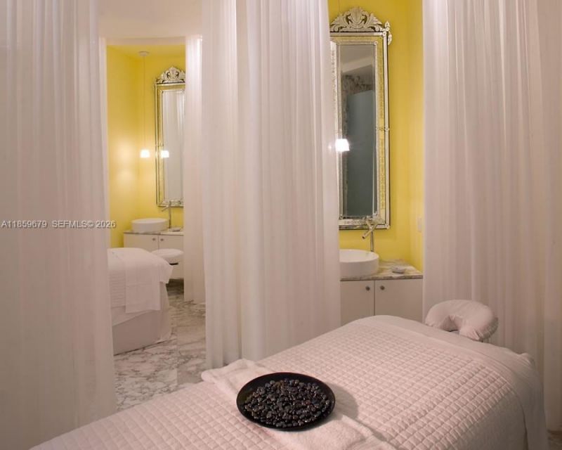 485 Brickell Ave, Unit 2210, Miami, FL 33131 Photo