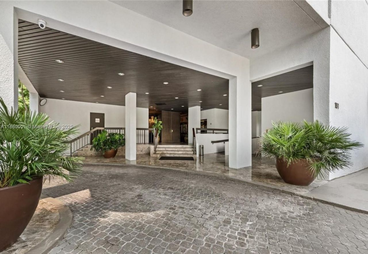 151 SE 15th Rd, Unit 203/201, Miami, FL 33129 Photo