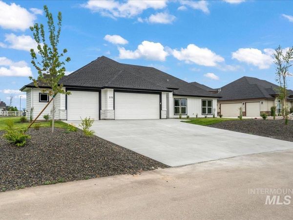 335 Bard Ave, Middleton, ID 83644