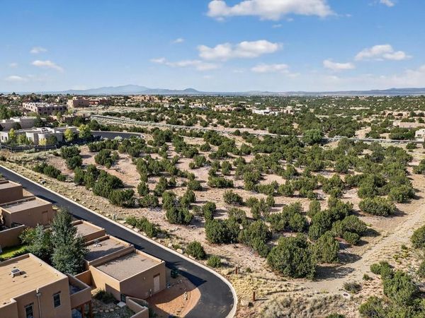76,87,88 Avenida Aldea, Santa Fe, NM 87507