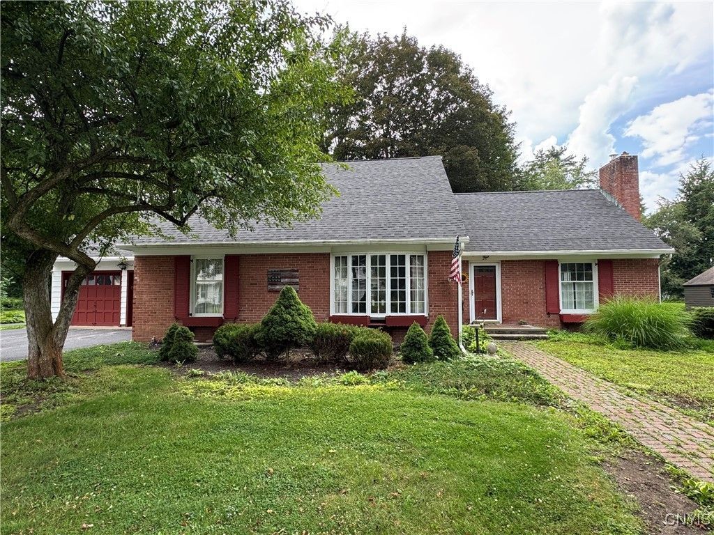 34 University Avenue, Hamilton, NY 13346 Main Photo