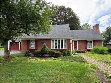 34 University Avenue, Hamilton, NY 13346