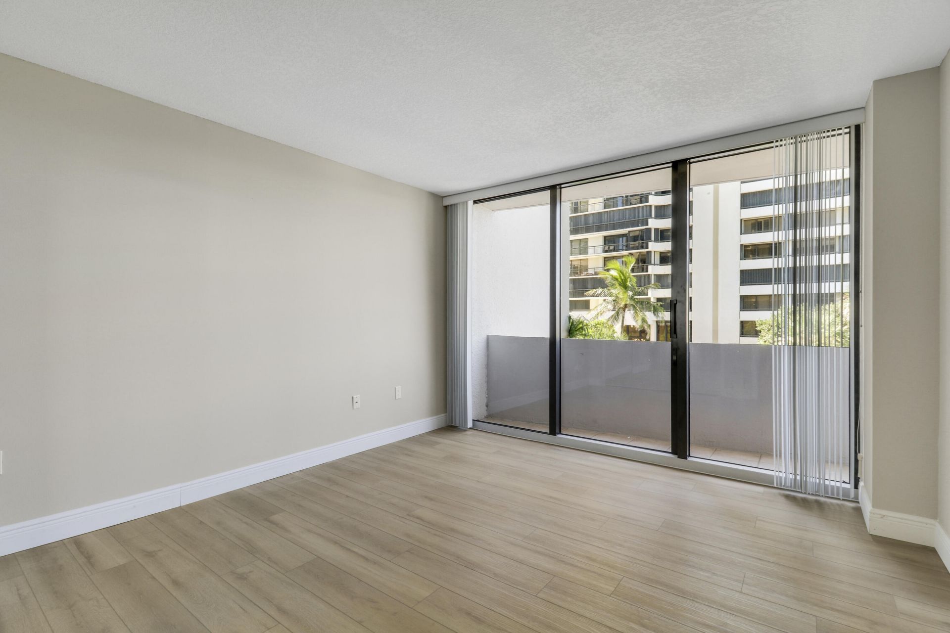 4200 N Ocean Drive, Unit 2-204, Singer Island, FL 33404 Photo