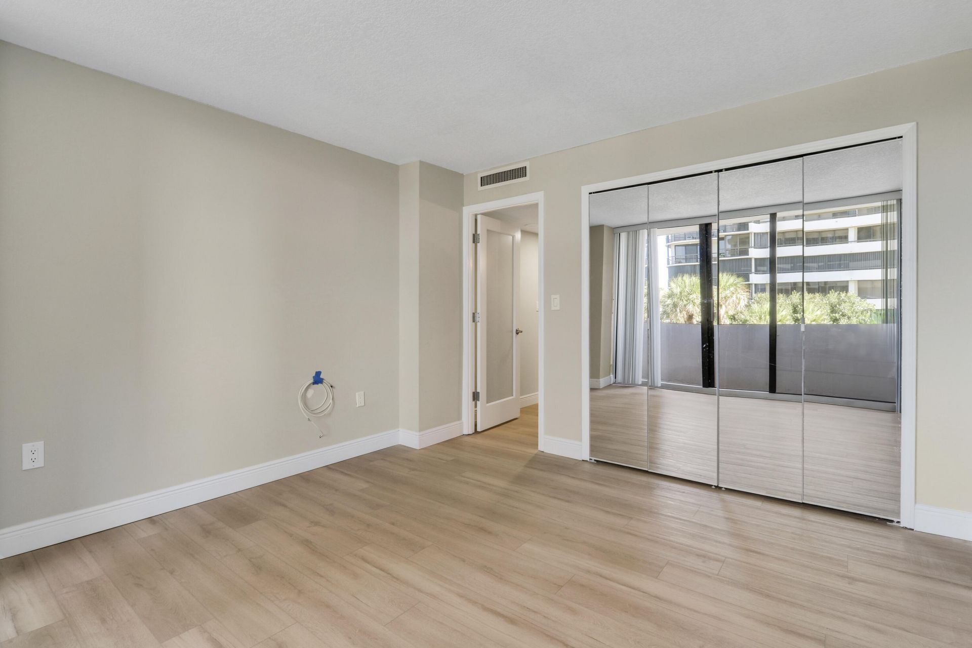 4200 N Ocean Drive, Unit 2-204, Singer Island, FL 33404 Photo