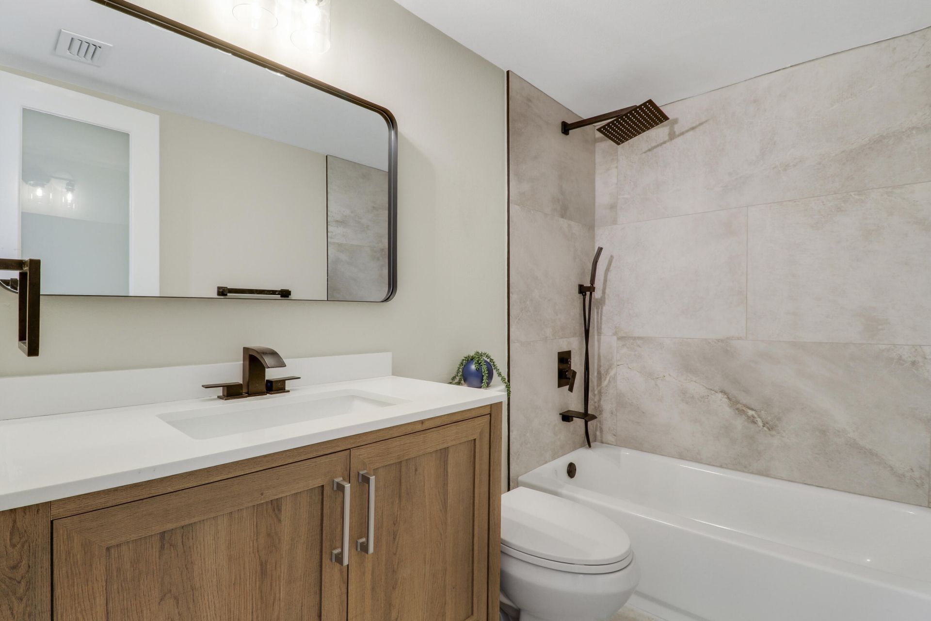 4200 N Ocean Drive, Unit 2-204, Singer Island, FL 33404 Photo