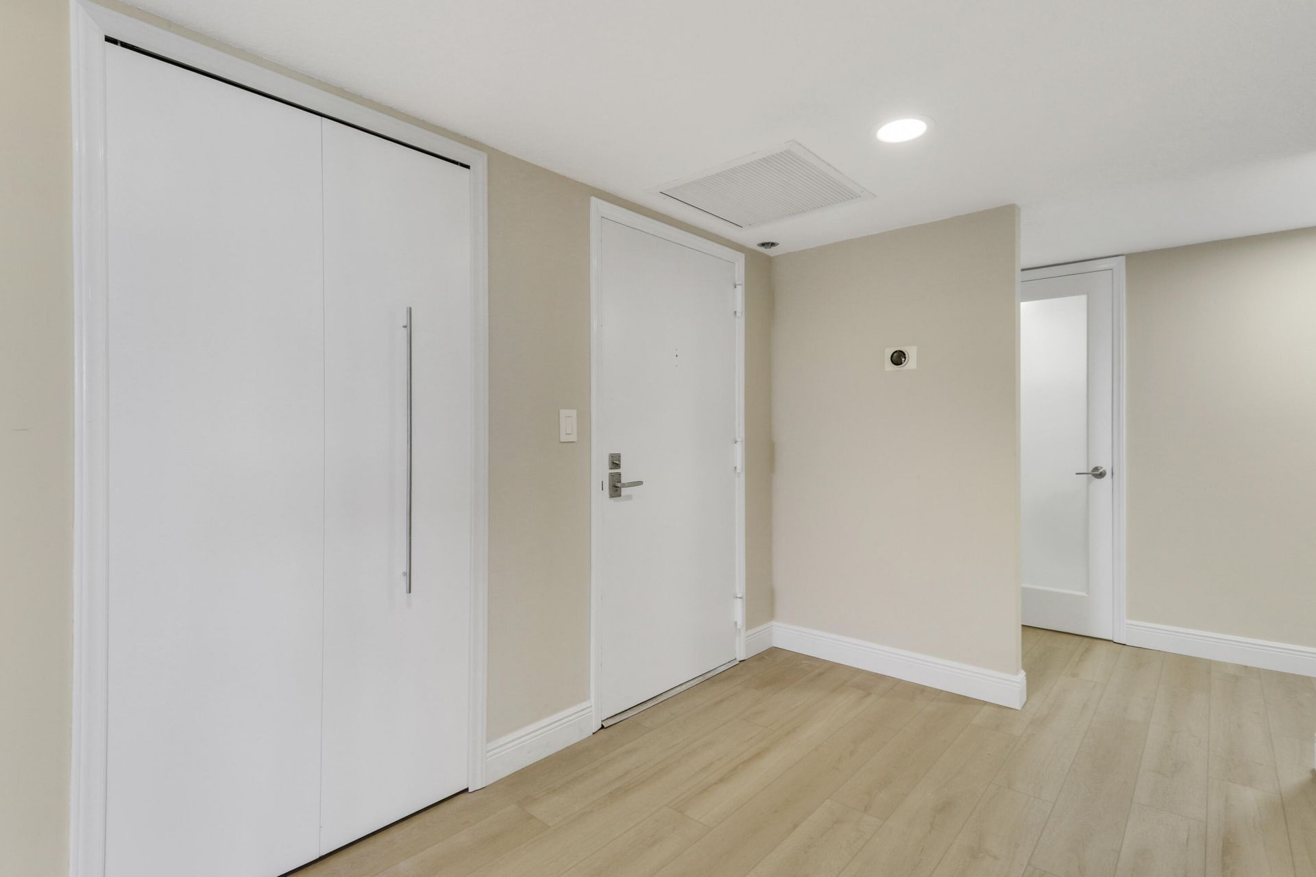 4200 N Ocean Drive, Unit 2-204, Singer Island, FL 33404 Photo