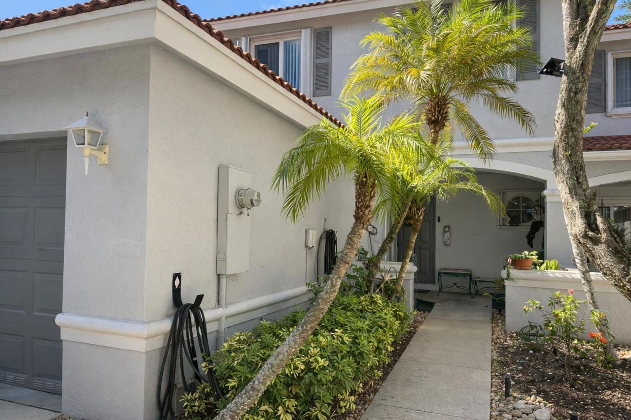 8020 Big Pine Way, Riviera Beach, FL 33407 Photo