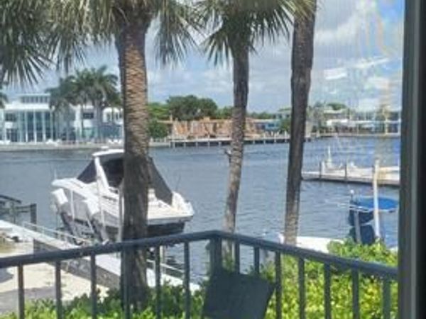 3105 NE 28th St, Unit 2B, Fort Lauderdale, FL 33308