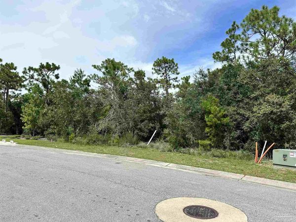 10550 Squall Line Rd, Pensacola, FL 32507