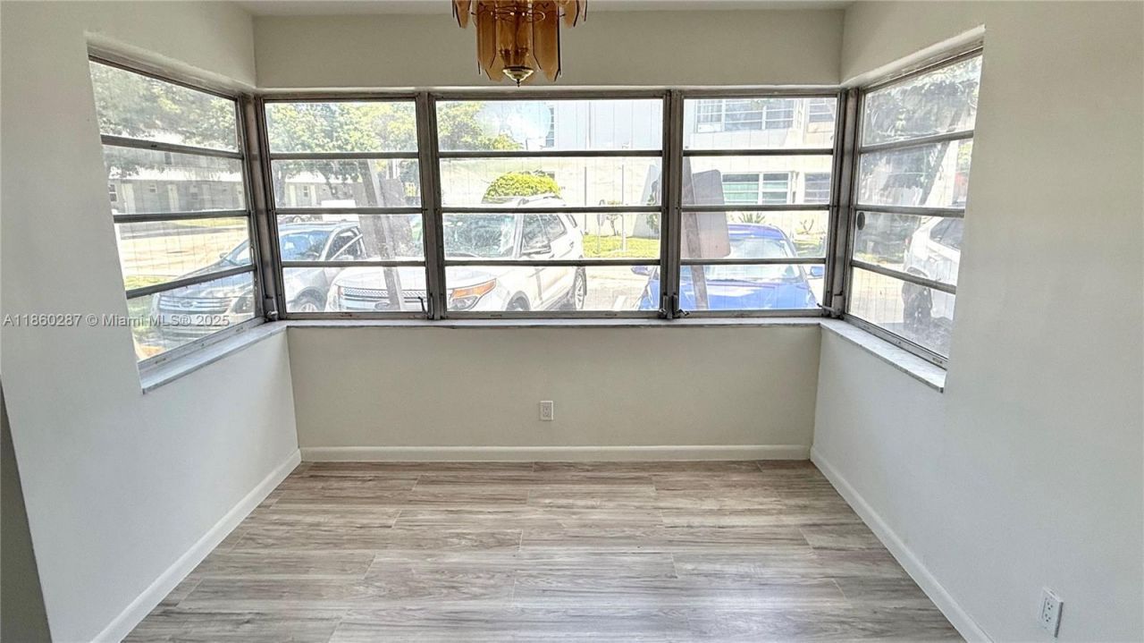 19001 NE 14th Ave, Unit 145, Miami, FL 33179 Photo