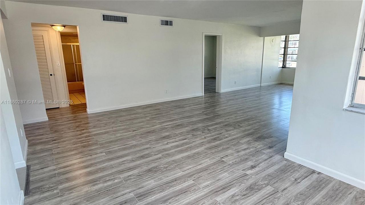 19001 NE 14th Ave, Unit 145, Miami, FL 33179 Photo