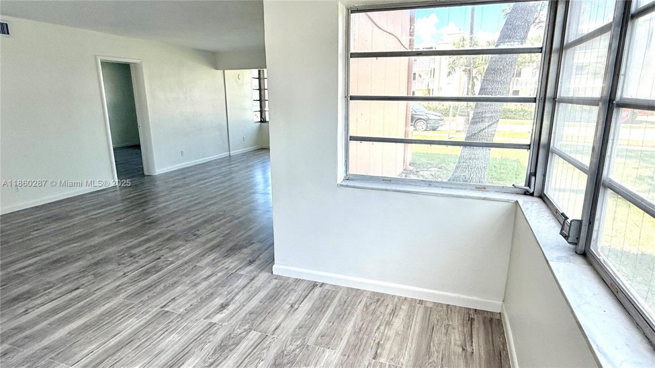 19001 NE 14th Ave, Unit 145, Miami, FL 33179 Photo