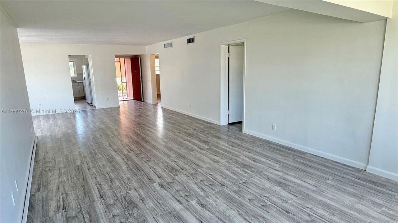 19001 NE 14th Ave, Unit 145, Miami, FL 33179 Photo