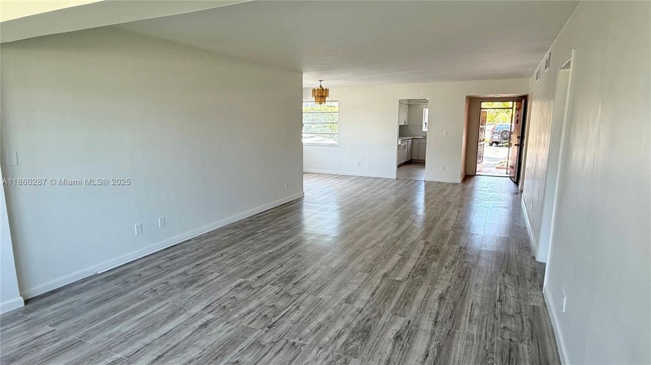 19001 NE 14th Ave, Unit 145, Miami, FL 33179 Photo