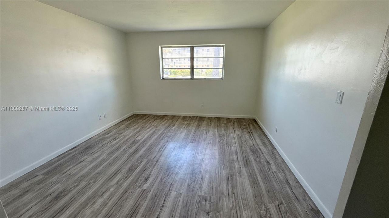 19001 NE 14th Ave, Unit 145, Miami, FL 33179 Photo