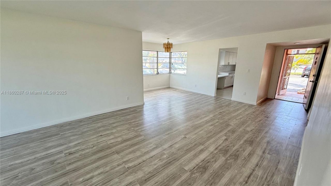 19001 NE 14th Ave, Unit 145, Miami, FL 33179 Photo