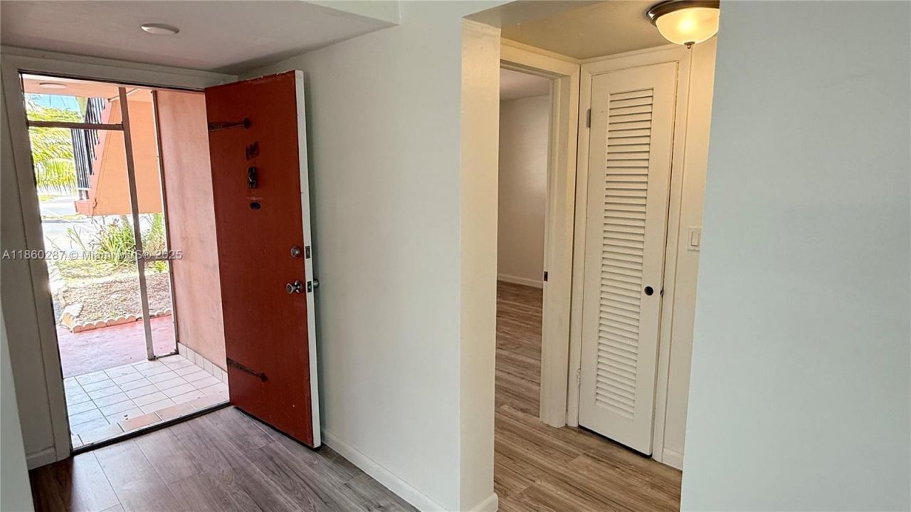 19001 NE 14th Ave, Unit 145, Miami, FL 33179 Photo