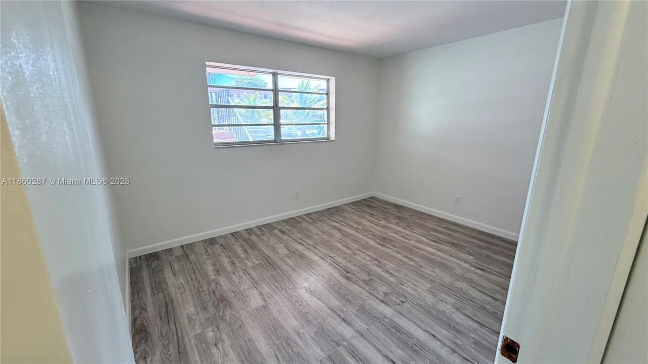 19001 NE 14th Ave, Unit 145, Miami, FL 33179 Photo