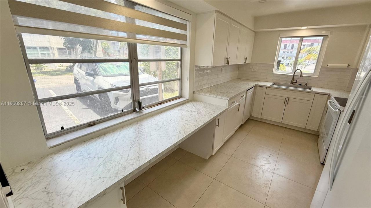 19001 NE 14th Ave, Unit 145, Miami, FL 33179 Photo