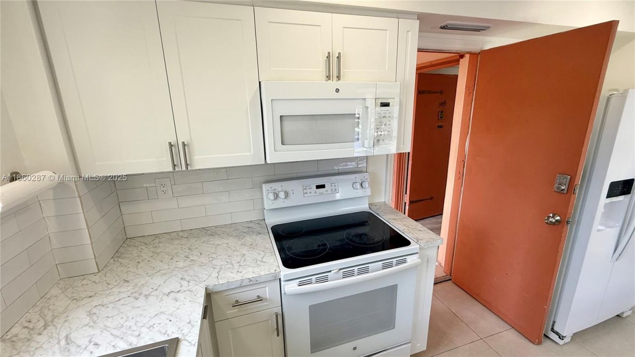 19001 NE 14th Ave, Unit 145, Miami, FL 33179 Photo