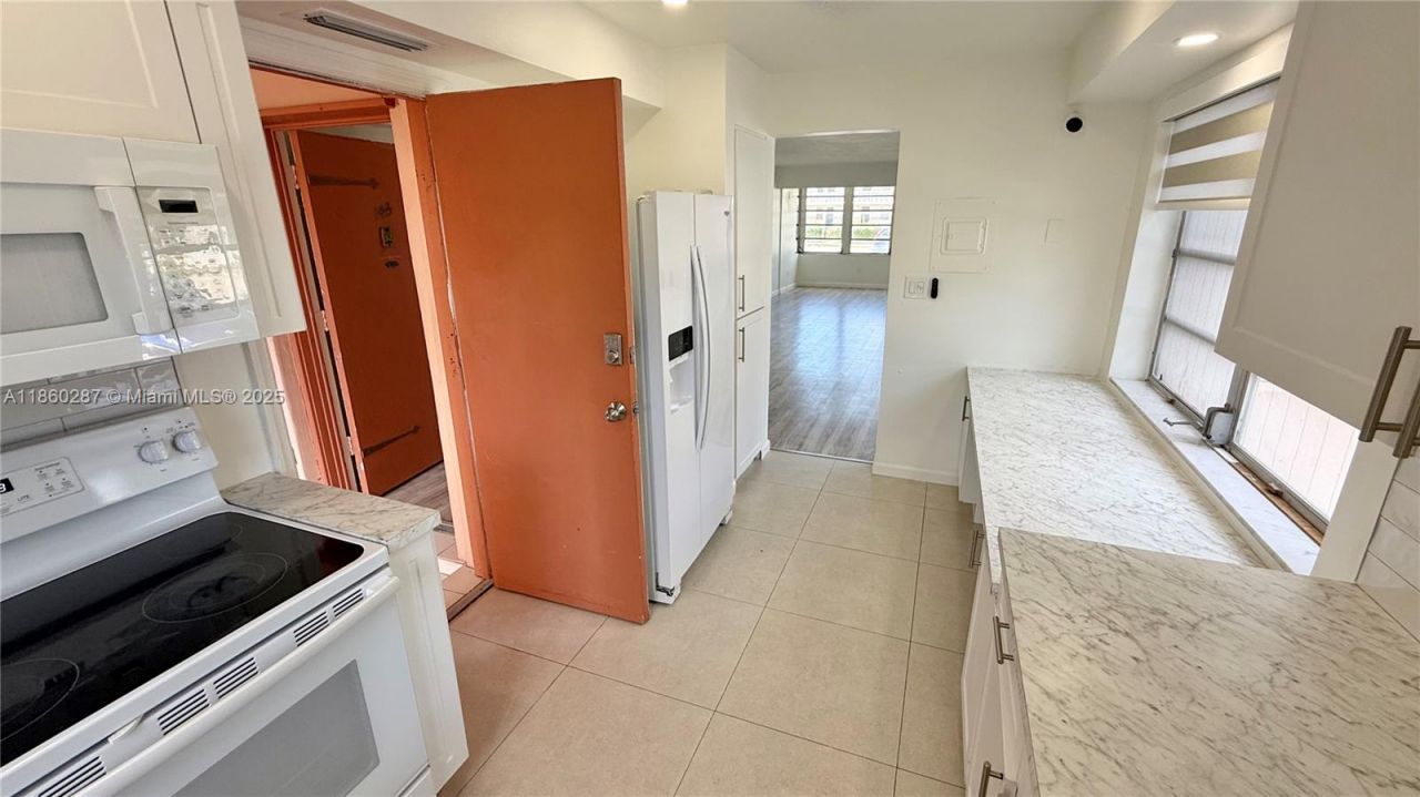 19001 NE 14th Ave, Unit 145, Miami, FL 33179 Photo