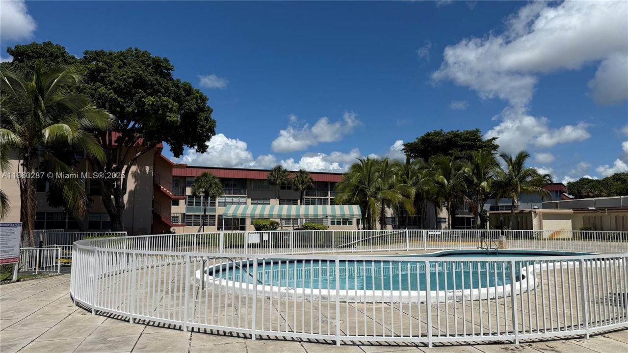19001 NE 14th Ave, Unit 145, Miami, FL 33179 Photo