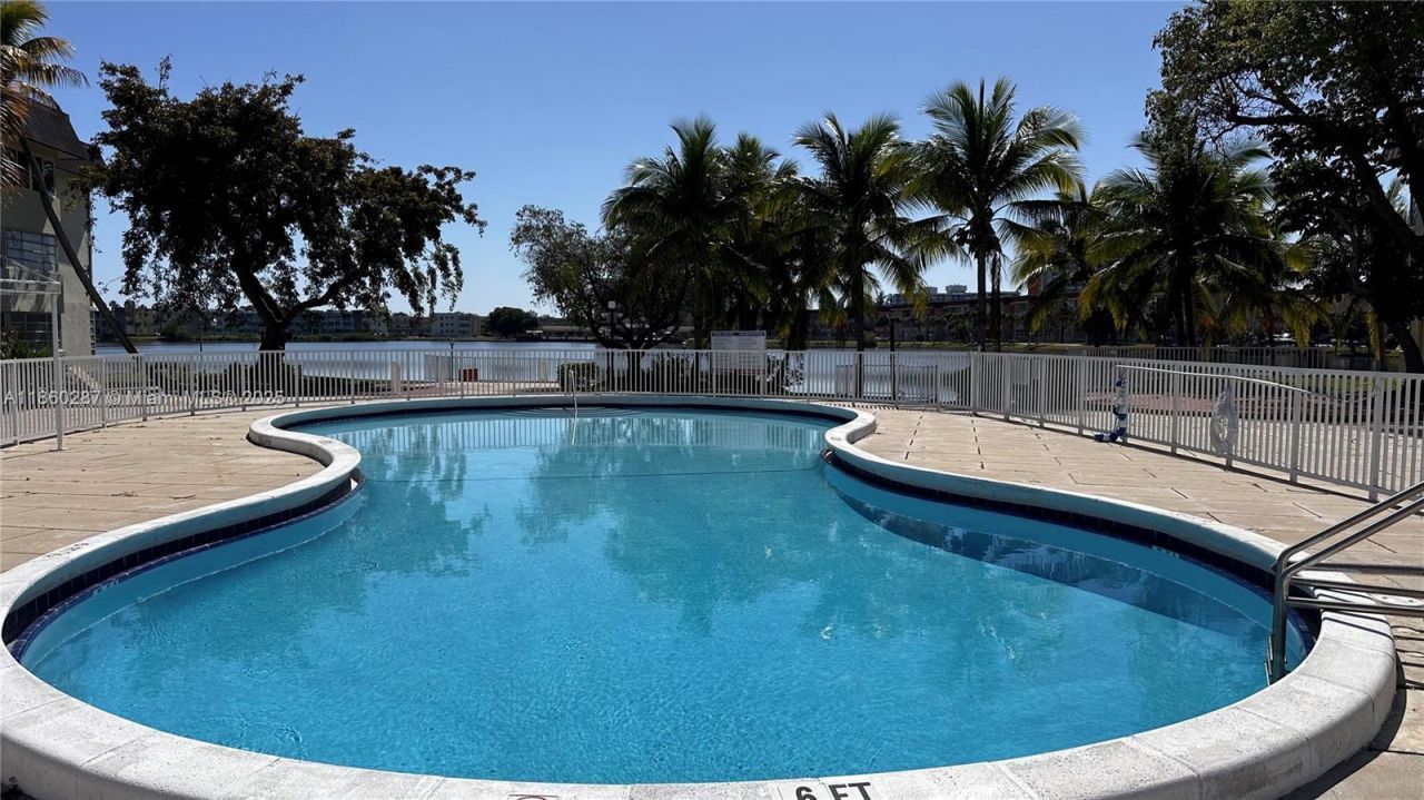 19001 NE 14th Ave, Unit 145, Miami, FL 33179 Photo