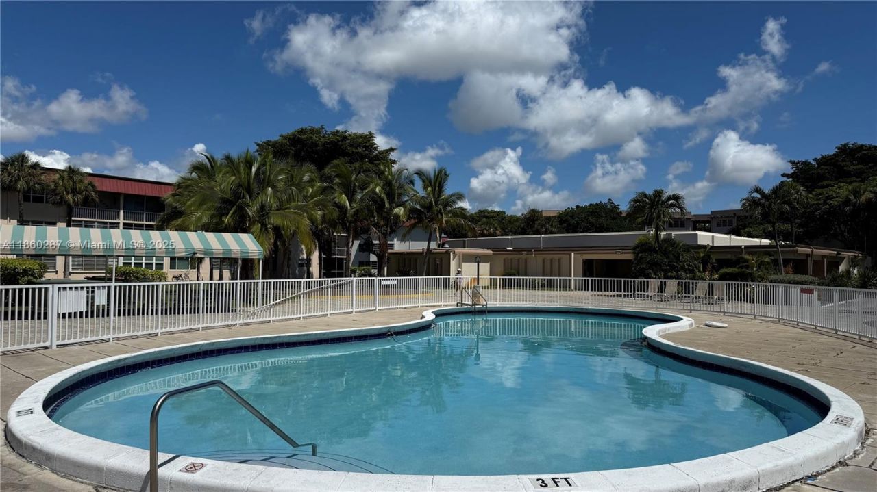 19001 NE 14th Ave, Unit 145, Miami, FL 33179 Photo