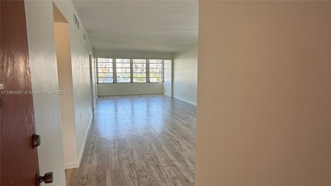 19001 NE 14th Ave, Unit 145, Miami, FL 33179 Photo