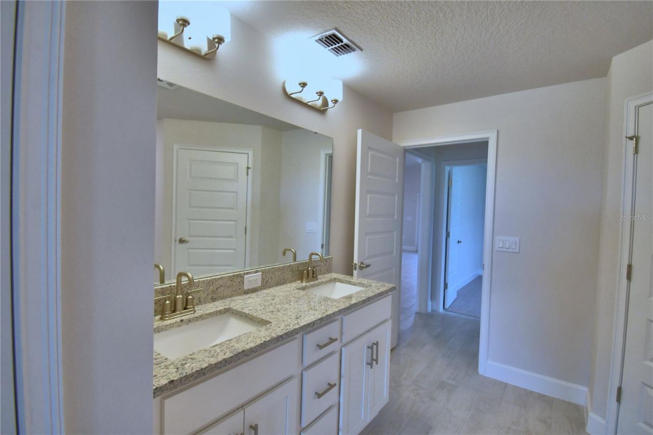 5208 Tennessee Ridge Court, Auburndale, FL 33823 Photo