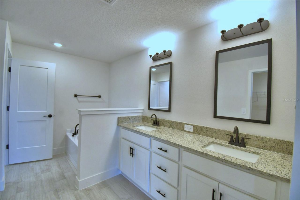 5208 Tennessee Ridge Court, Auburndale, FL 33823 Photo