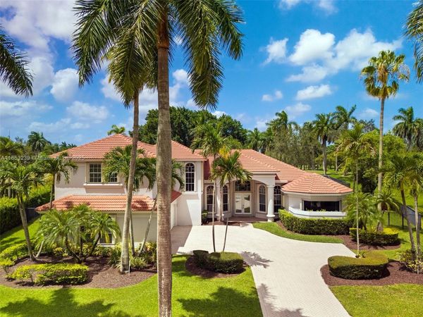 2438 Poinciana Ct, Weston, FL 33327