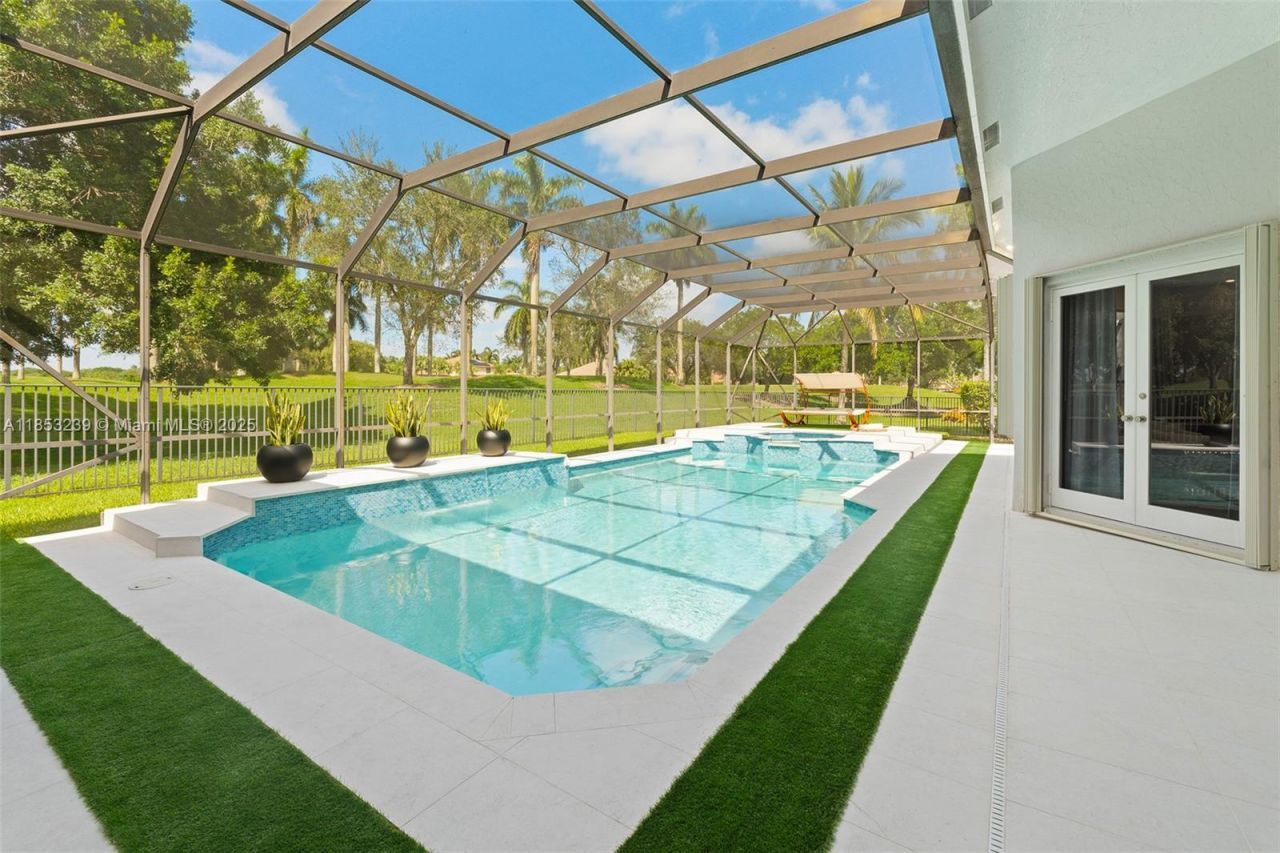 2438 Poinciana Ct, Weston, FL 33327 Photo