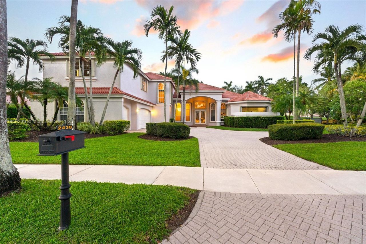 2438 Poinciana Ct, Weston, FL 33327 Photo