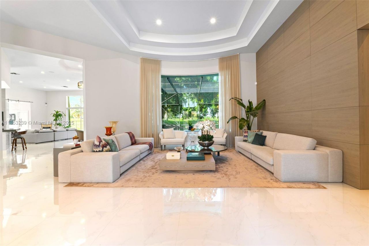 2438 Poinciana Ct, Weston, FL 33327 Photo