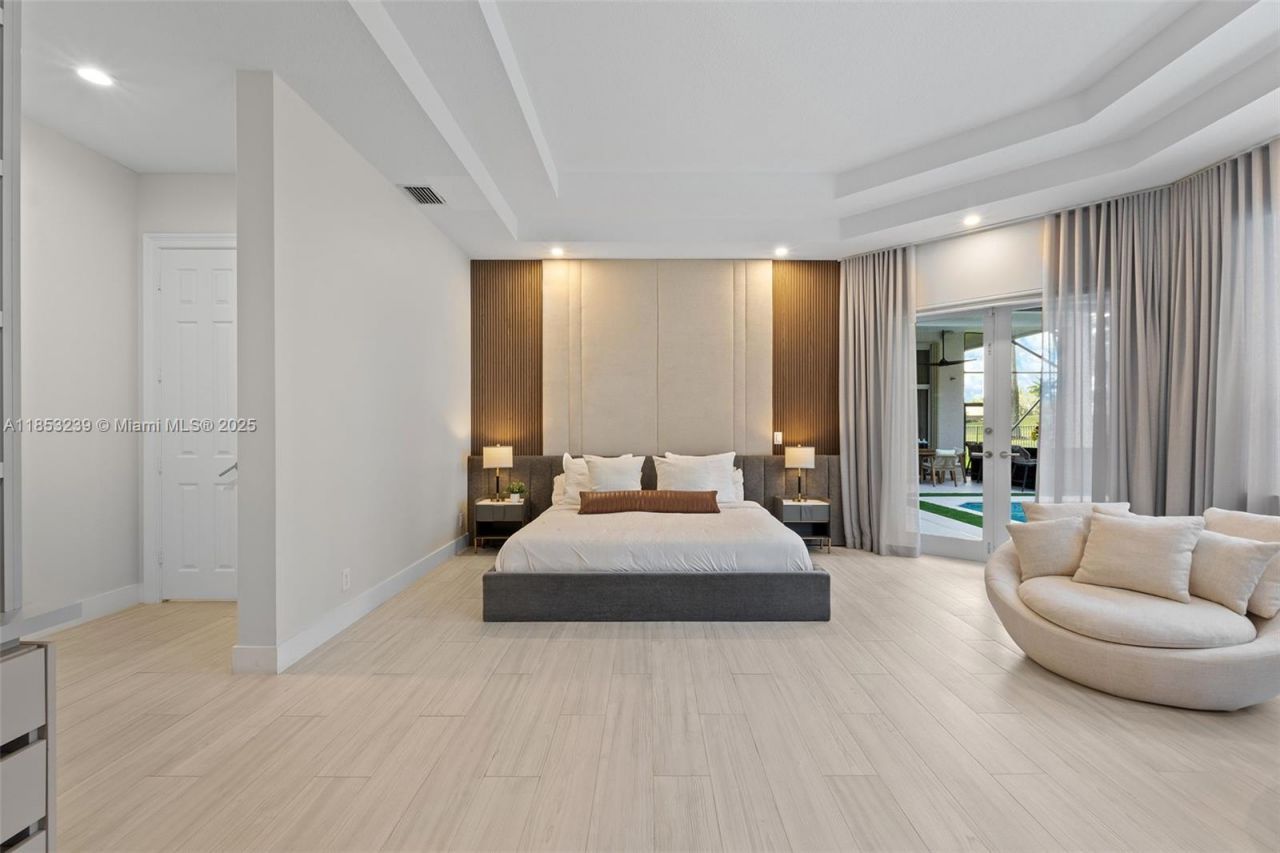 2438 Poinciana Ct, Weston, FL 33327 Photo