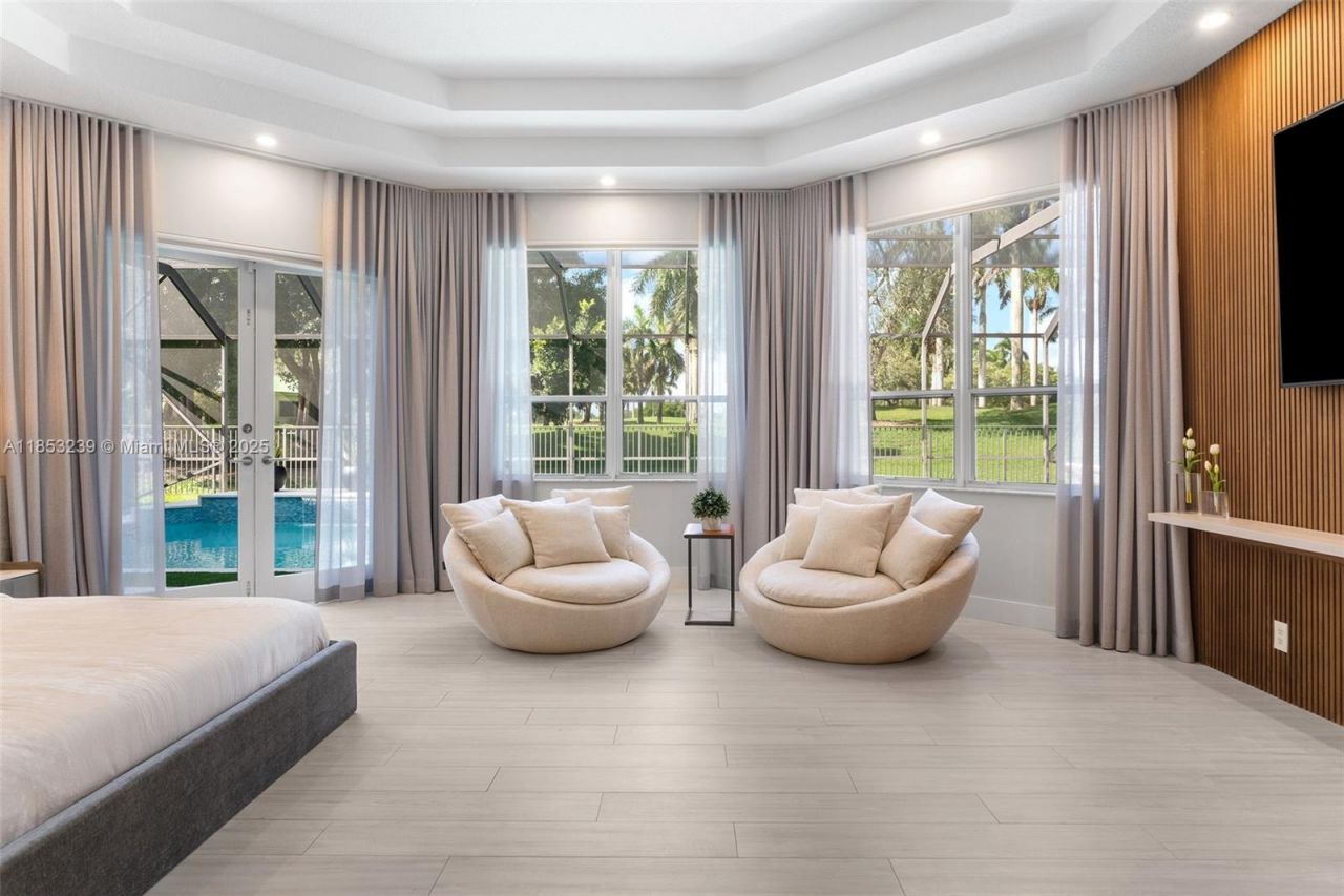 2438 Poinciana Ct, Weston, FL 33327 Photo