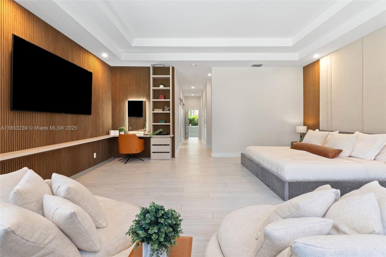 2438 Poinciana Ct, Weston, FL 33327 Photo