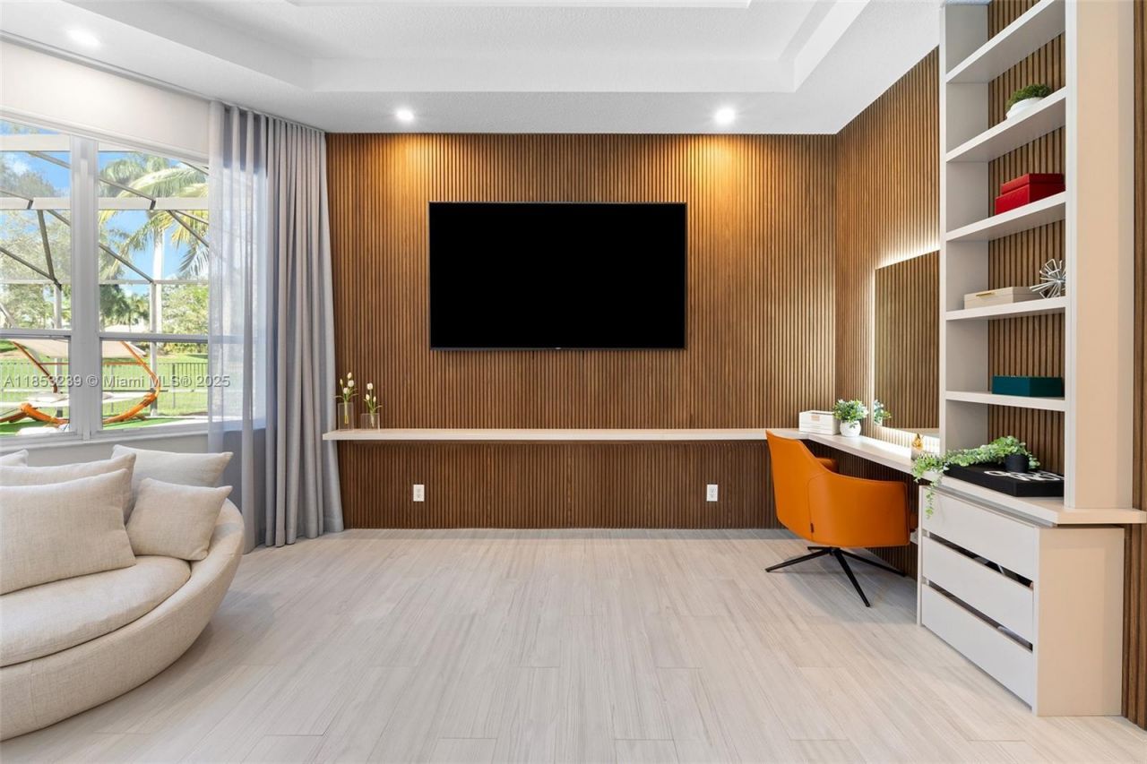 2438 Poinciana Ct, Weston, FL 33327 Photo