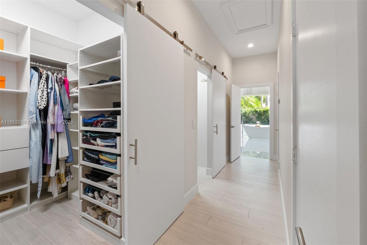 2438 Poinciana Ct, Weston, FL 33327 Photo