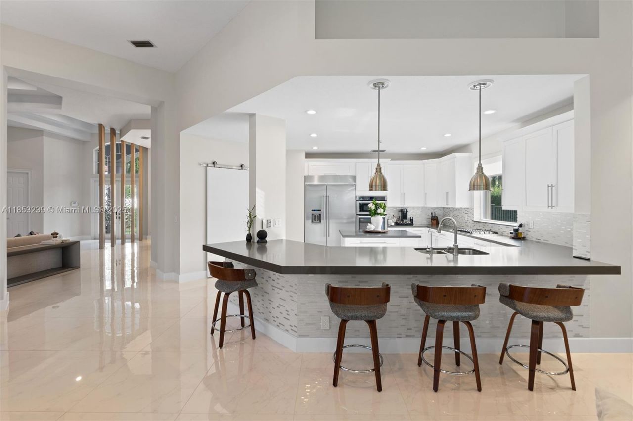 2438 Poinciana Ct, Weston, FL 33327 Photo